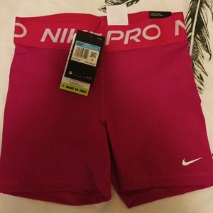 Nike Pro 5in shorts